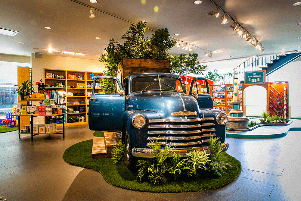 Camp Opens New Mall Location Retail &amp, Leisure International