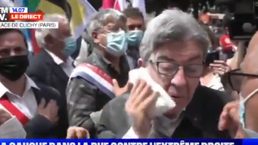 Présent ce samedi place de clichy à paris à la marche des libertés contre les idées d'extrême droite, le leader de la france insoumise . Apres La Gifle D Emmanuel Macron Jean Luc Melenchon Agresse A Paris Video