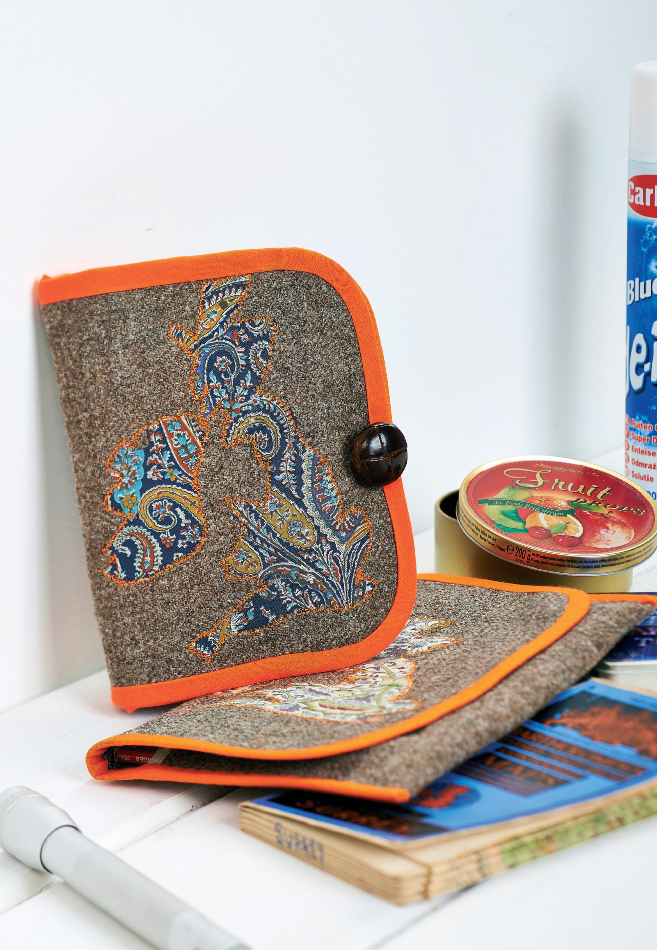It is written as if i should know all this stuff already! Travel Wallet and Car Tidy - Free sewing patterns - Sew