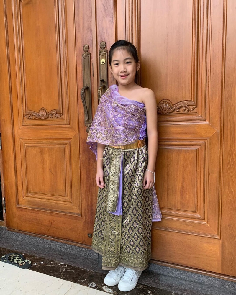 นับว่าเป็นครอบครัวที่น่ารัก อบอุ่น ครอบครัวหนึ่งเลยทีเดียว สำหรับครอบครัวฉัตรบริรักษ์ของพระเอกหนุ่ม บอย ปกรณ์ กับน้อง ๆ หน่อง ธนา, ภัทร, คุณแม่งามทิพย์ . à¸à¹à¸­à¸à¸§à¸±à¸à¹à¸«à¸¡à¹ à¸à¸£à¸­à¸à¸à¸£à¸±à¸§à¸à¸±à¸à¸£à¸à¸£à¸´à¸£à¸±à¸à¸©à¹