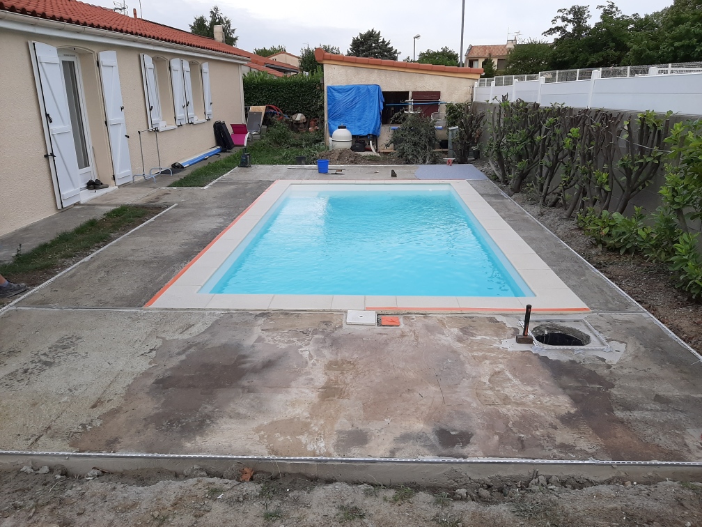 La marque propose des produits originaux, nobles et élégants. Plage De Piscine En Resine A Launaguet Sols Resines Systems