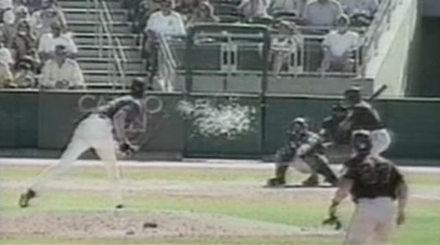 El logo del estudio fotográfico de Randy Johnson es toda una joya