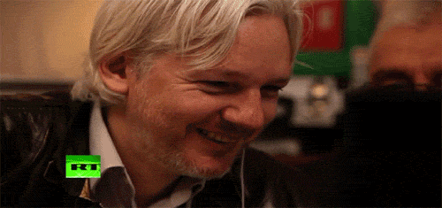 assange-risa-gif.gif