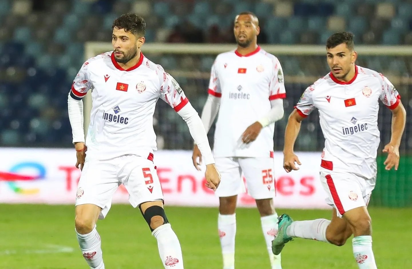 الوداد الرياضي يعجز عن إيجاد ملعب لاستقبال مولودية وجدة الوداد الرياضي يعجز عن إيجاد ملعب لاستقبال مولودية وجدة
