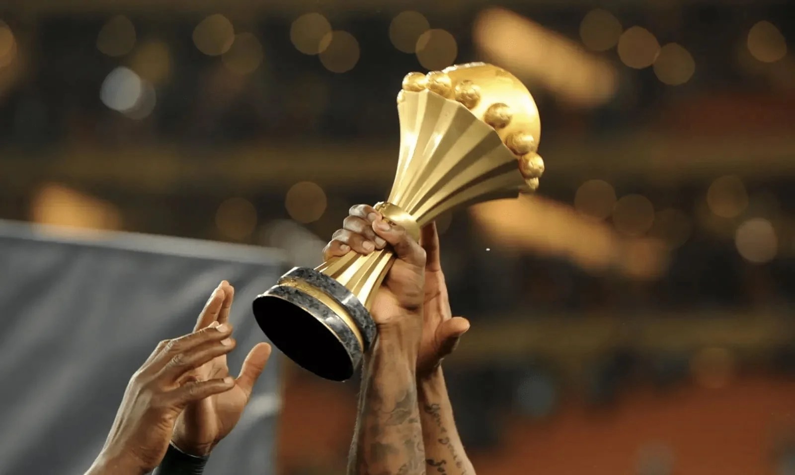 الكاف تتأهب لإقصاء منتخب بارز من كأس إفريقيا بساحل العاج