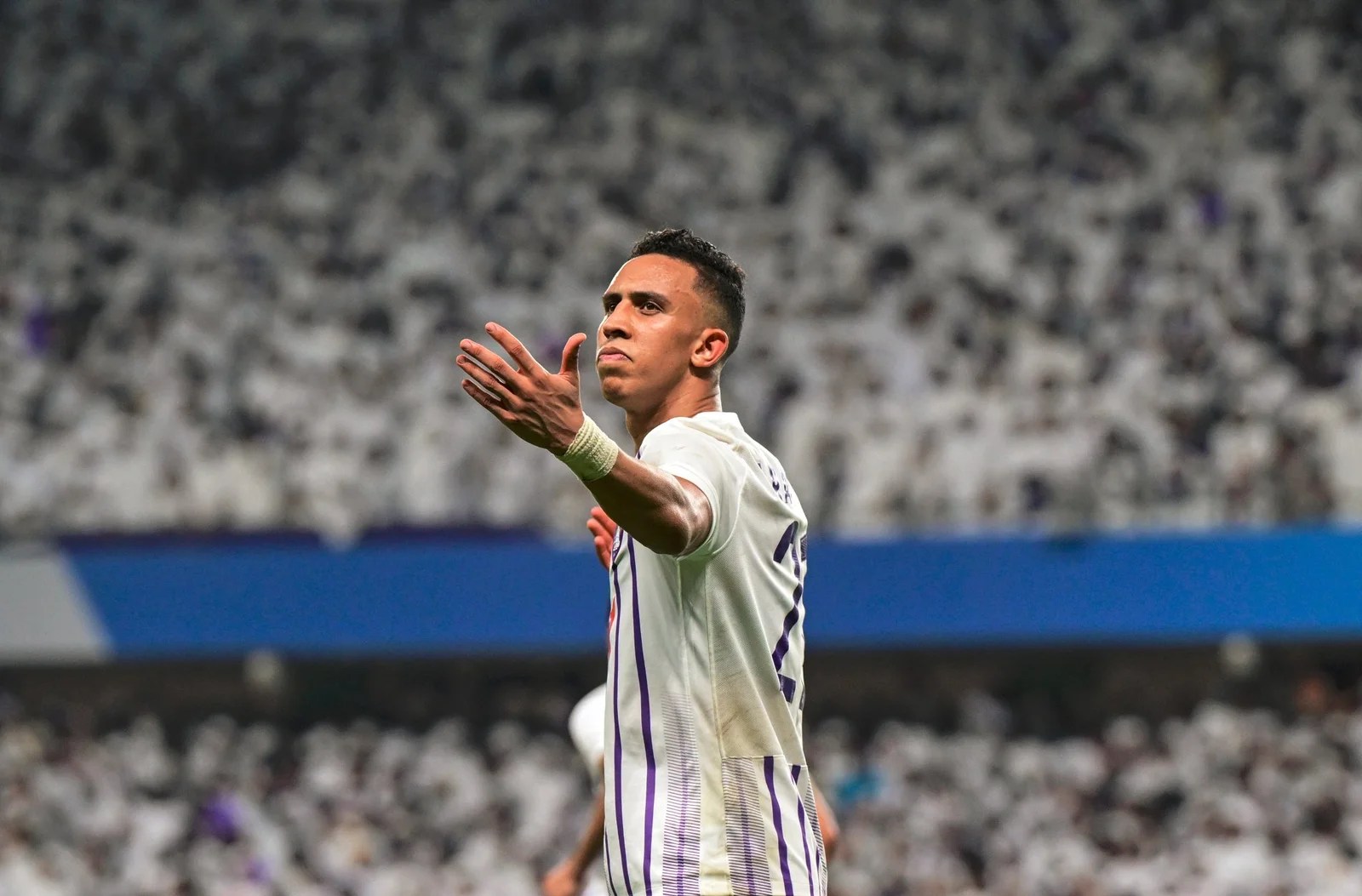 سفيان رحيمي يتوج بلقب دوري أبطال آسيا