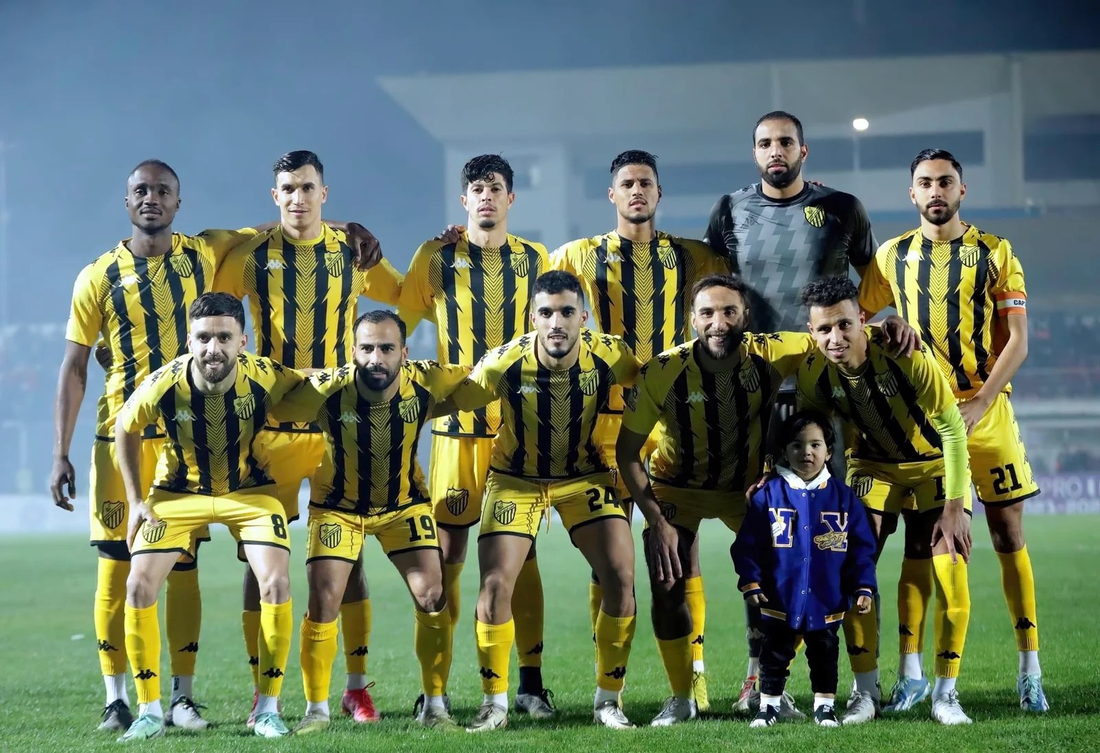 تأخر المستحقات يدفع لاعبي المغرب الفاسي للإضراب