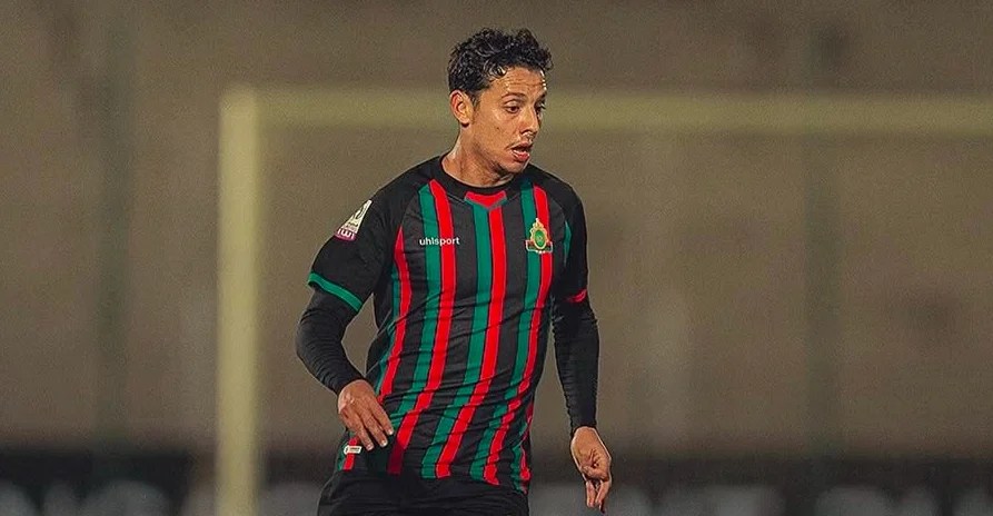 ايت منا ينقذ الهبطي من العطالة الطويلة ويضمه إلى الوداد