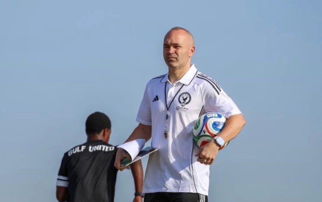إنييستا يحل بالرباط ويبدأ مفاوضاته مع الجامعة الملكية لكرة القدم إنييستا يحل بالرباط ويبدأ مفاوضاته مع الجامعة الملكية لكرة القدم