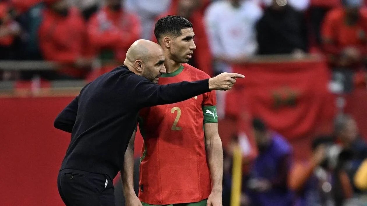 تشبث لاعبي المنتخب المغربي بالركراكي يخلق مشاكل للجامعة
