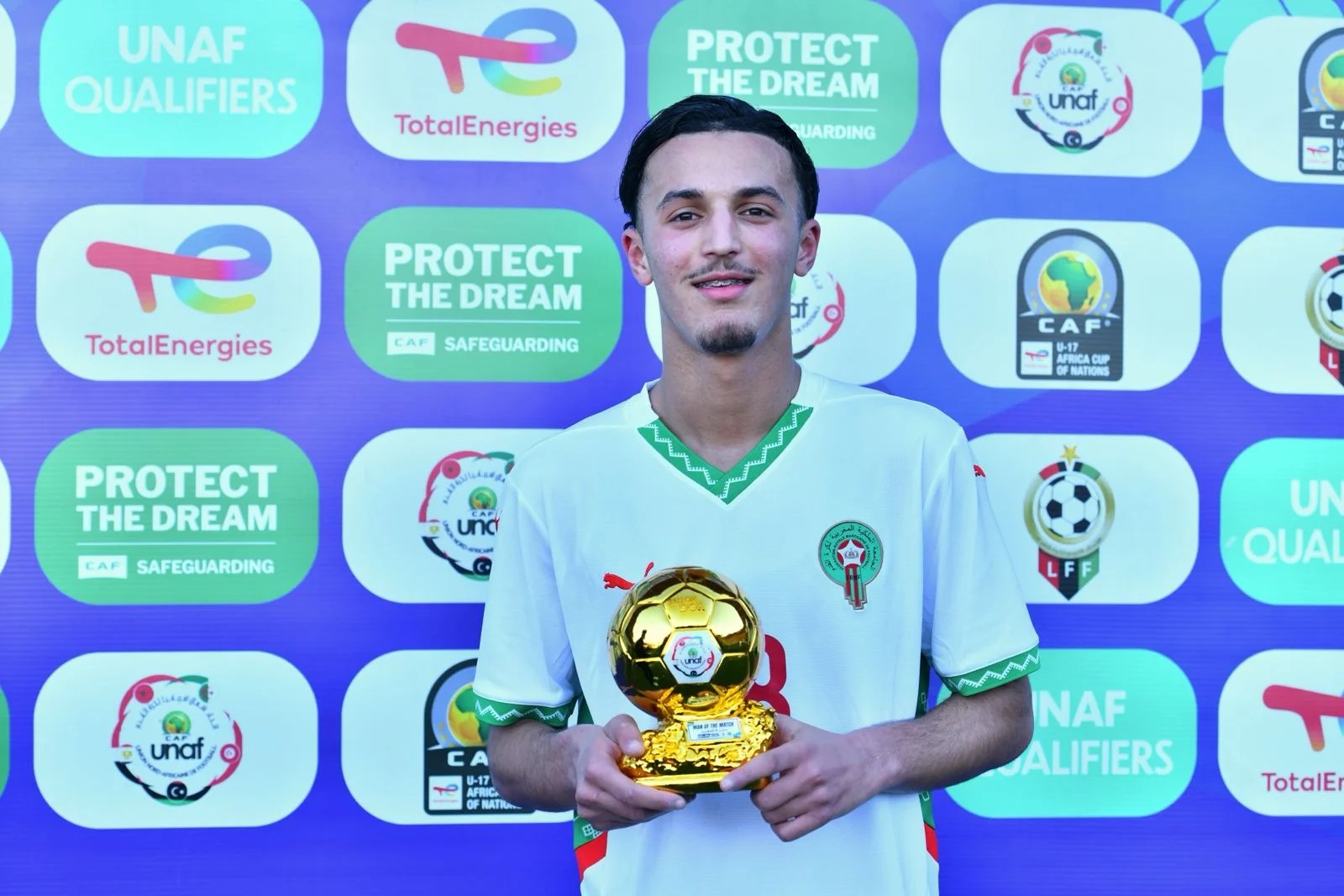 عدنان البوجوفي أحسن لاعب في مباراة المنتخب المغربي ونظيره المصري