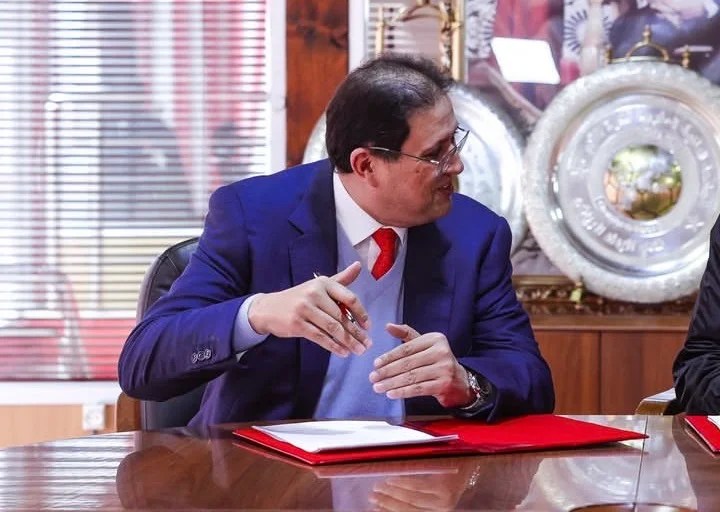 ايت منا مصمم على تعيين مدرب جديد قبل لقاء آسفي والبديل مغربي