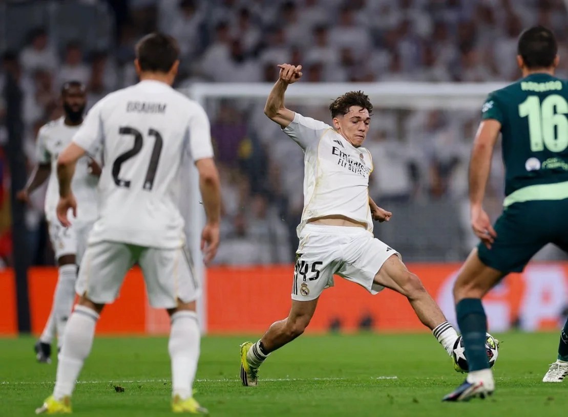 الجامعة تغري بيتارش بالمشاركة في كأس العالم لتمثيل المنتخب المغربي الجامعة تغري بيتارش بالمشاركة في كأس العالم لتمثيل المنتخب المغربي