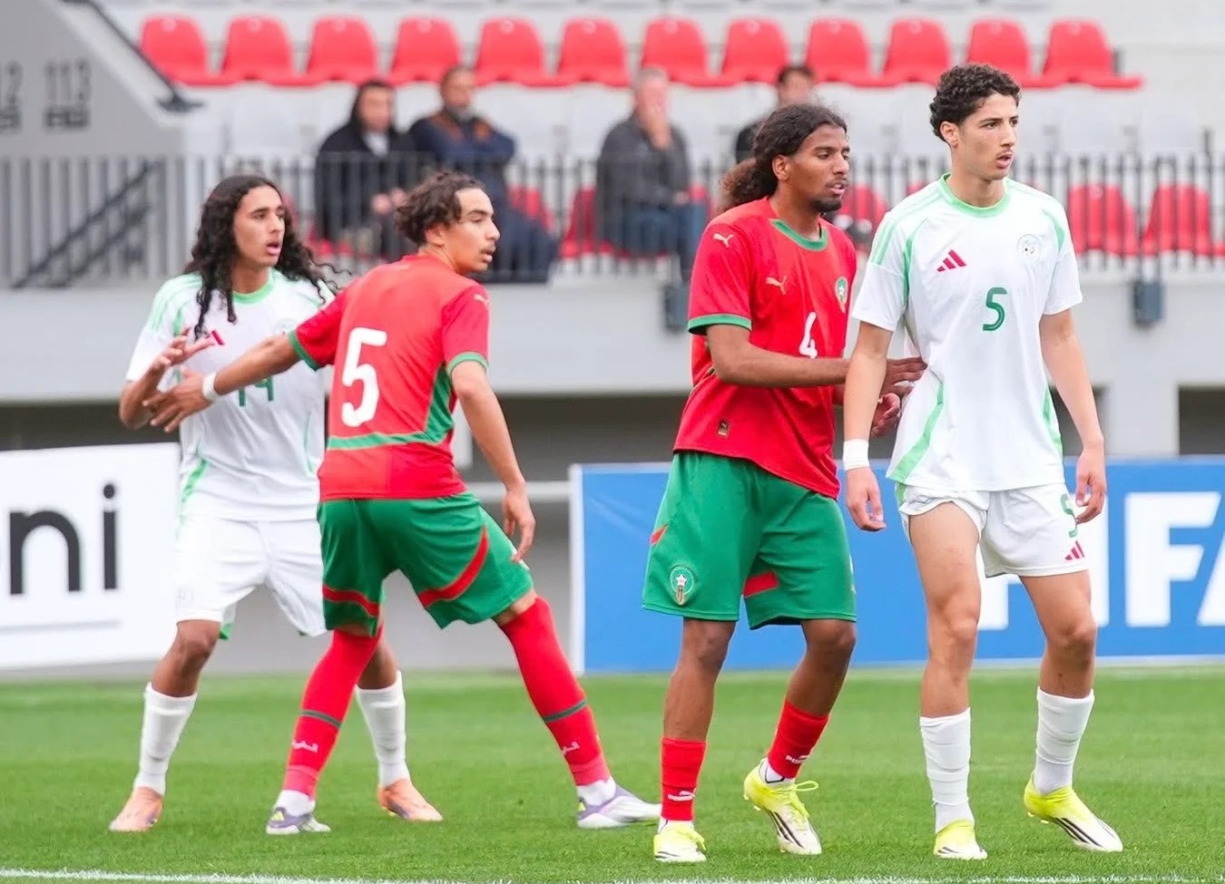 المغرب يقدم هدية ثمينة للمنتخب الجزائري في التصفيات