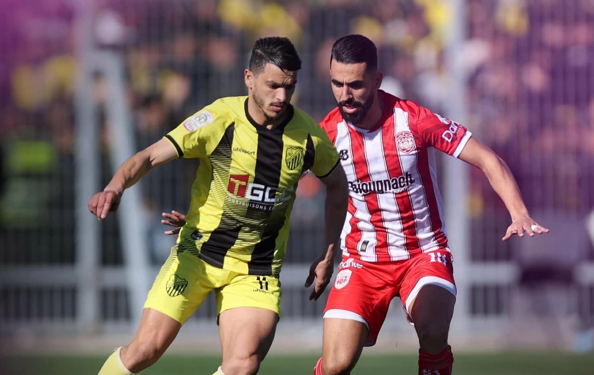 المغرب الفاسي يسعى لمواصلة الصدارة أمام النادي المكناسي