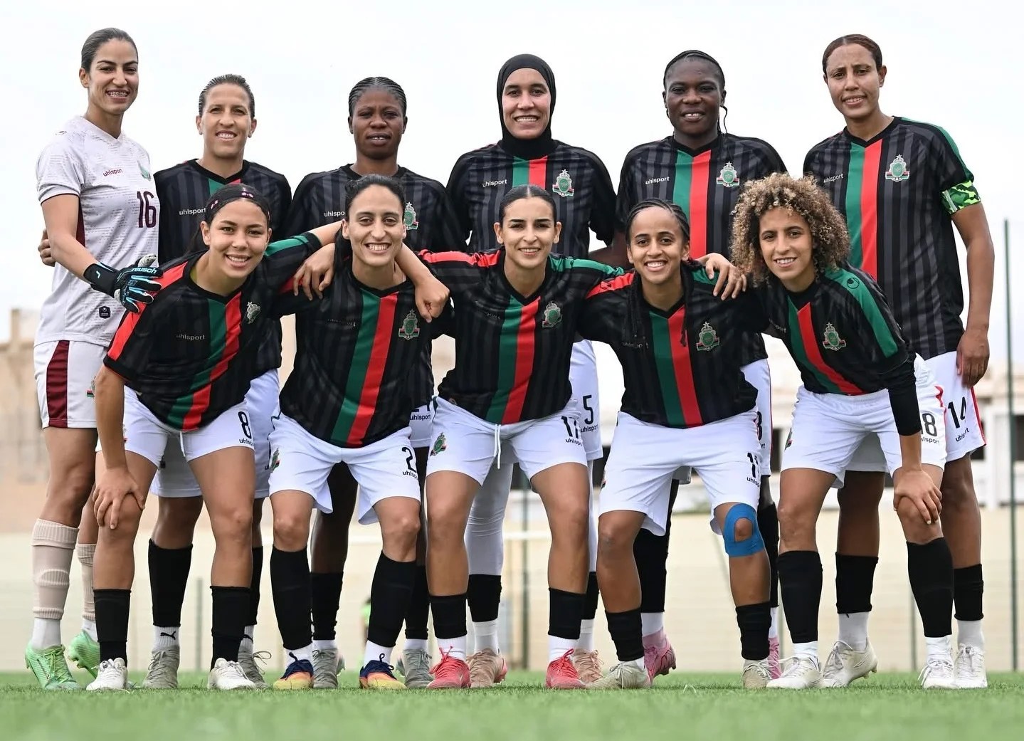 جامعة كرة القدم تهنئ الجيش الملكي بلقب البطولة الوطنية جامعة كرة القدم تهنئ الجيش الملكي بلقب البطولة الوطنية