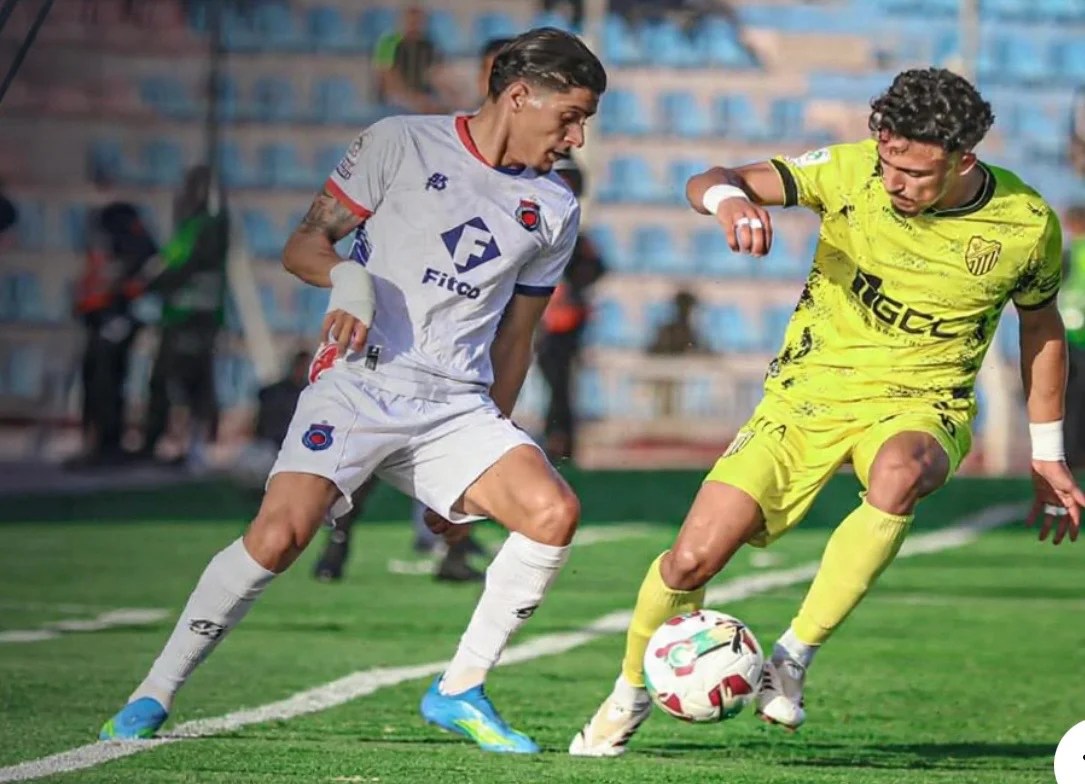 المغرب الفاسي يعمق جراح آسفي ويعتلي الصدارة مؤقتاً