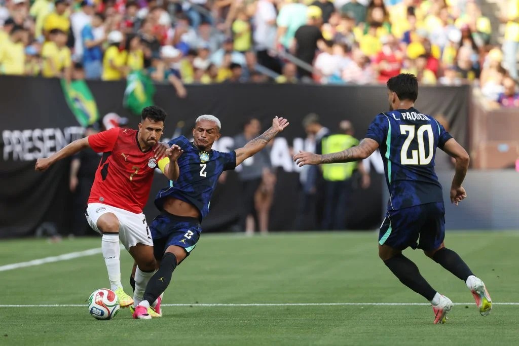البرازيل تخسر جهود ظهيرها البارز في لقاء المنتخب المغربي
