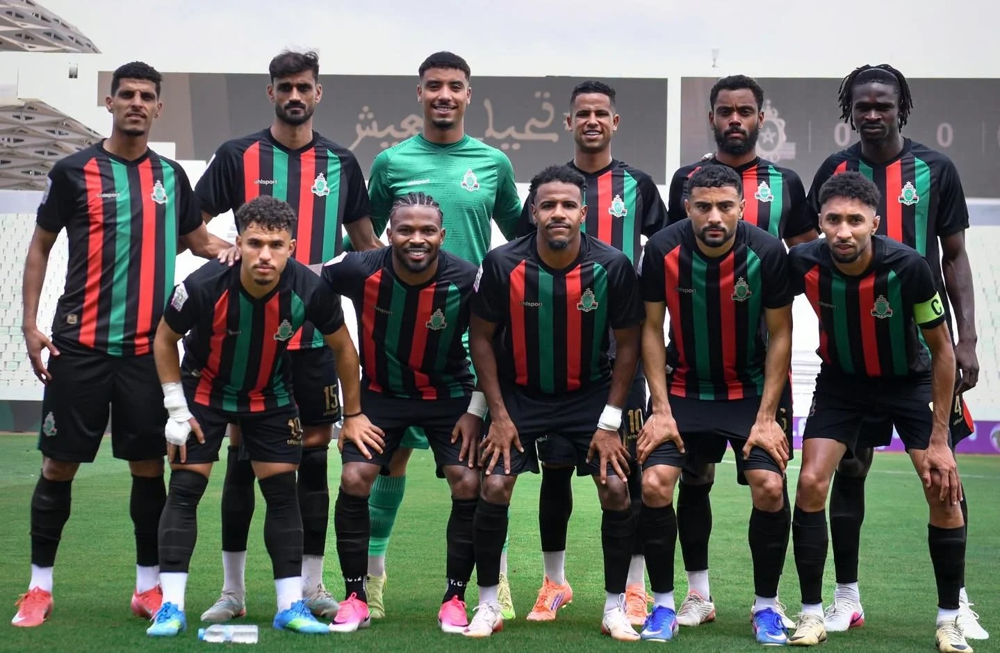 الجيش الملكي يطيح بالكوكب وينفرد بصدارة البطولة الجيش الملكي يطيح بالكوكب وينفرد بصدارة البطولة