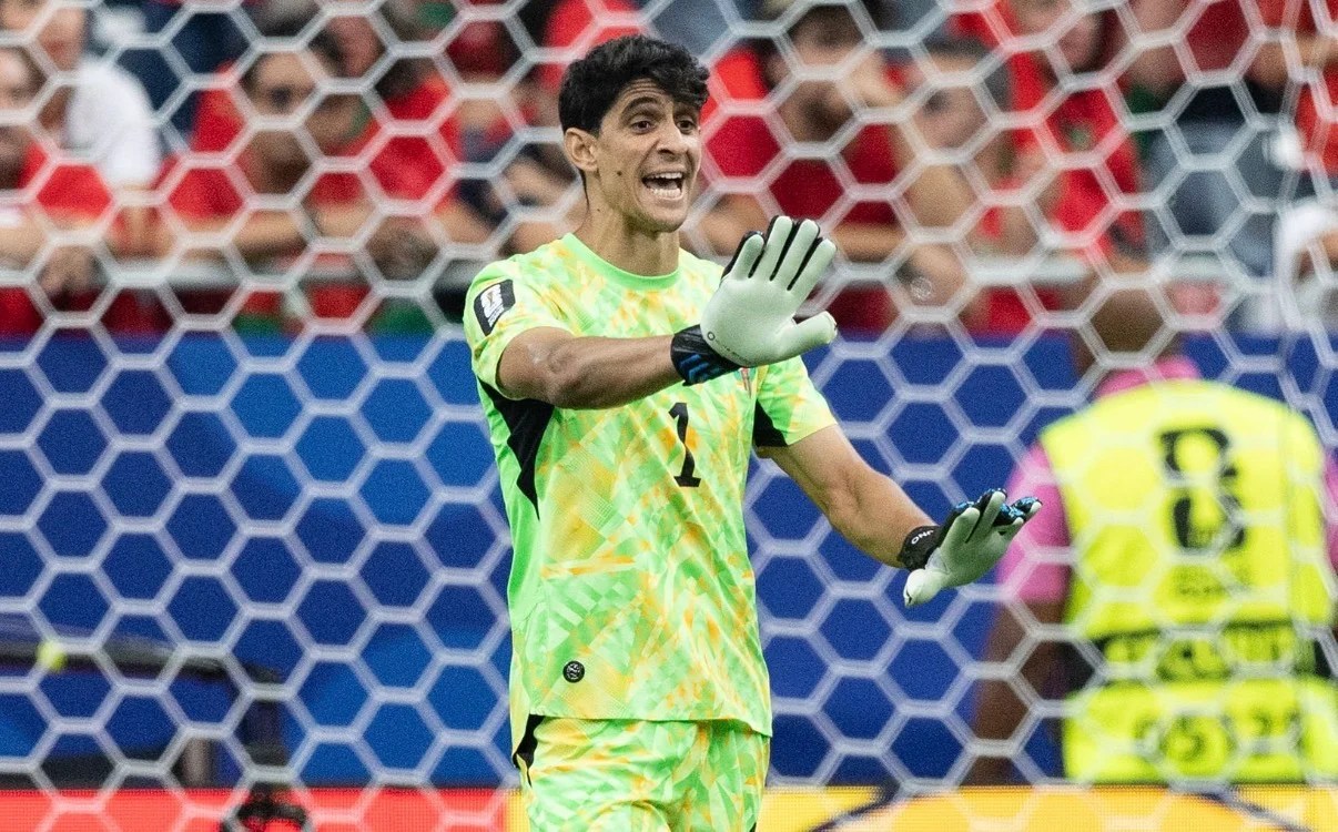 بونو يتجاوز رقم الراحل فرس ويدخل طوب3 المنتخب المغربي