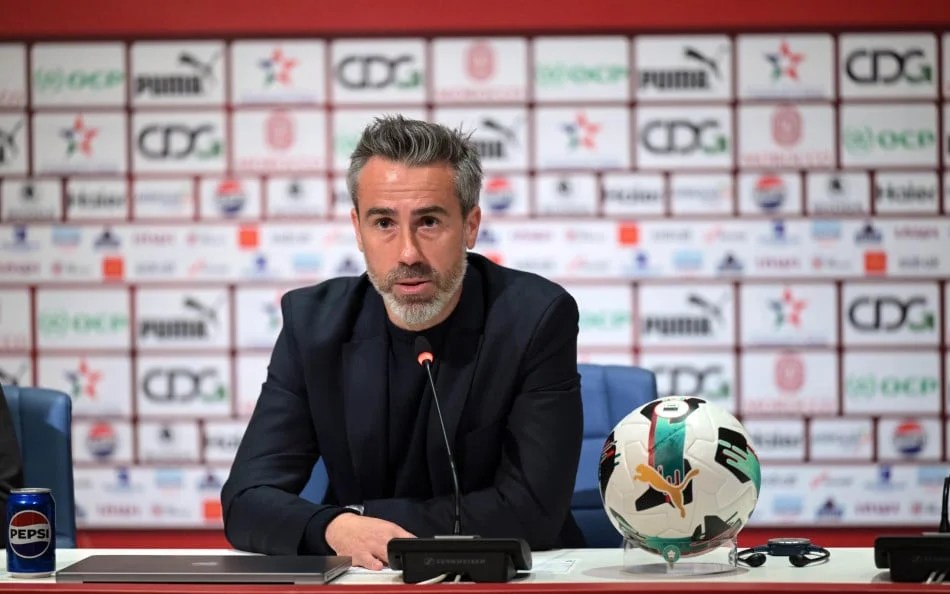 ندوة صحافية لمدرب المنتخب النسوي للإعلان عن قائمة كأس الأمم الإفريقية ندوة صحافية لمدرب المنتخب النسوي للإعلان عن قائمة كأس الأمم الإفريقية