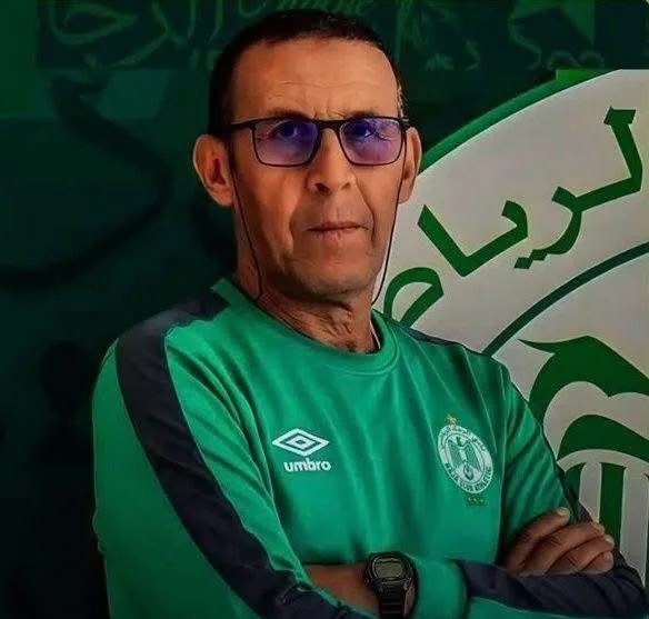 الرجاء الرياضي يتعاقد رسميا مع عابد أوبنعيسى