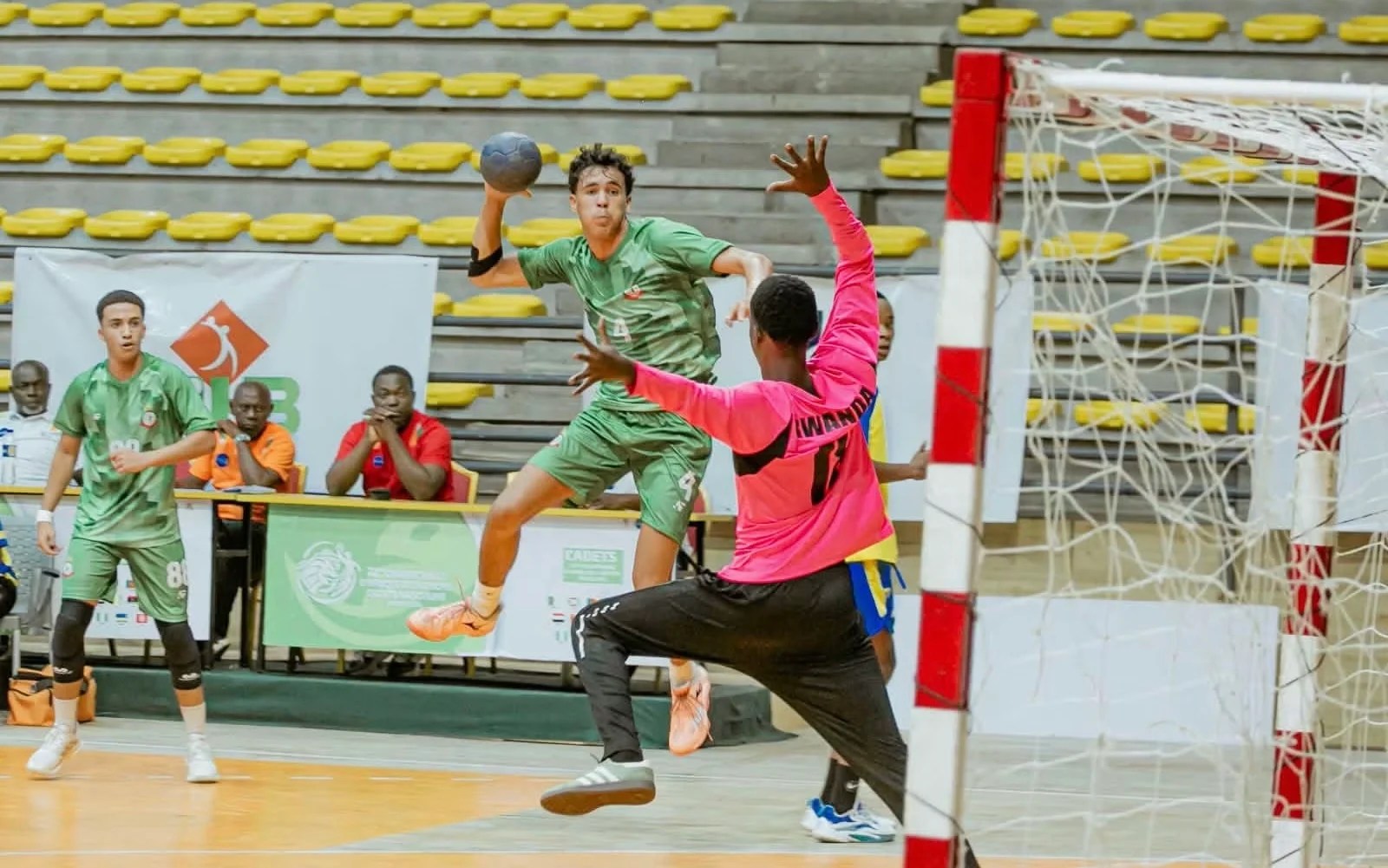 المنتخب المغربي يتأهل إلى نصف نهائي البطولة الإفريقية المنتخب المغربي يتأهل إلى نصف نهائي البطولة الإفريقية
