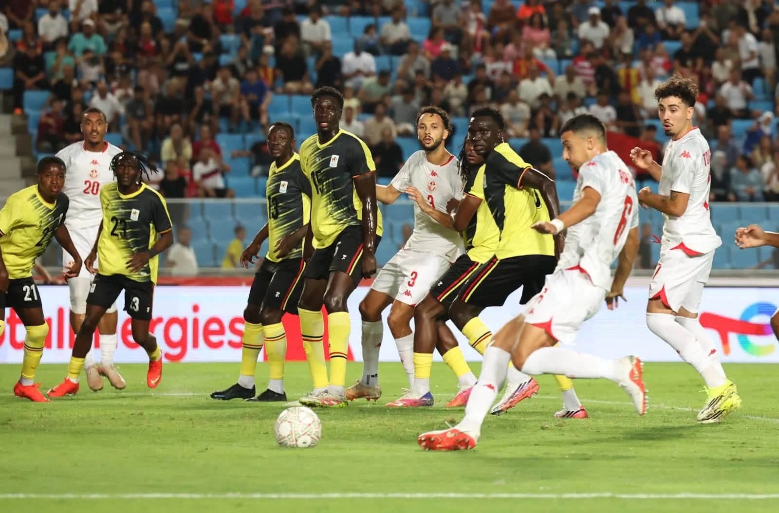 منتخب تونس يتعثر بملعب رادس أمام المنتخب الأوغندي