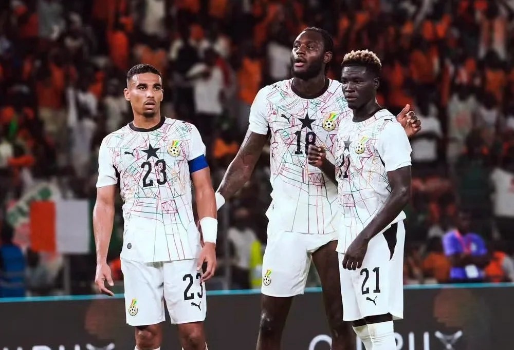 لاعبو منتخب غانا يرفضون السفر إلى المغرب ويعرقلون تنظيم المباراة