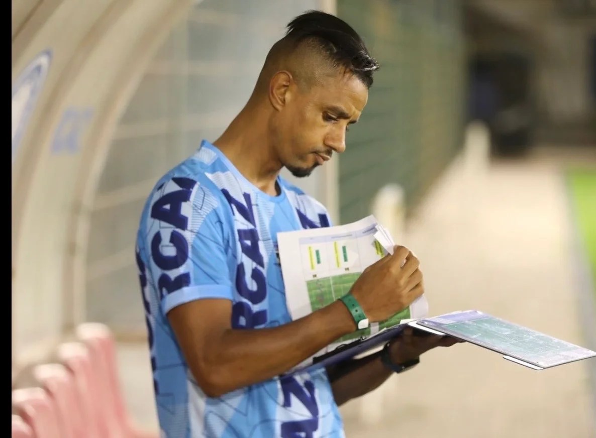 المهدي أفريي يعود من جديد لتدريب هلال الناظور