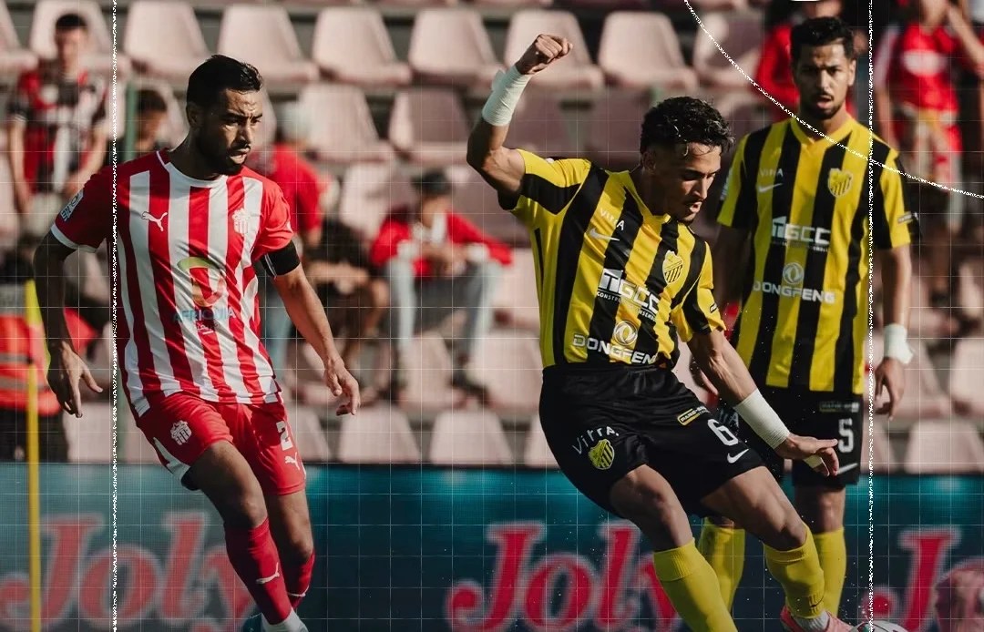 المغرب الفاسي يطيح بالحسنية وينفرد بصدارة البطولة