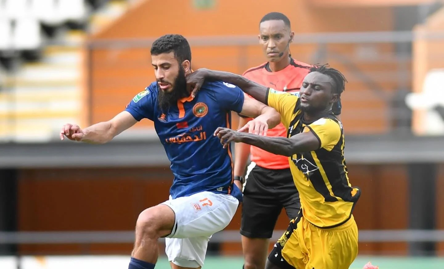 المغرب الفاسي يسعى لتكرار إنجاز نهضة بركان في أبيدجان