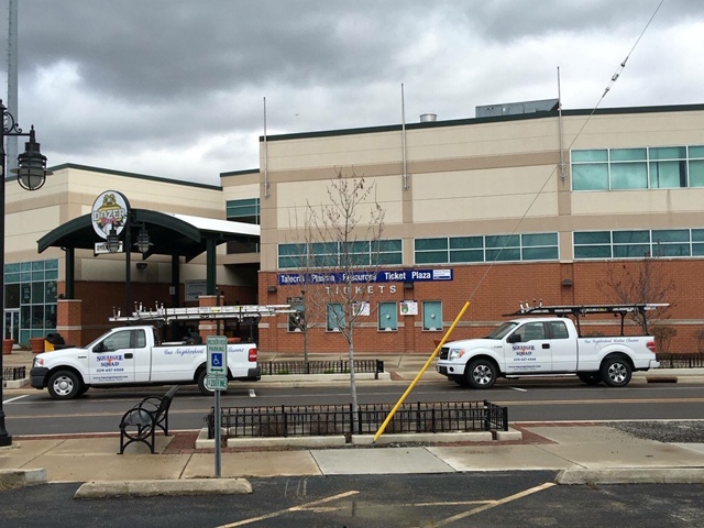 Molly maid has been serving the greater peoria area for over 30 years and has built a legacy in premium house cleaning! Peoria County Il Window Cleaning Pressure Washing Services Squeegee Squad