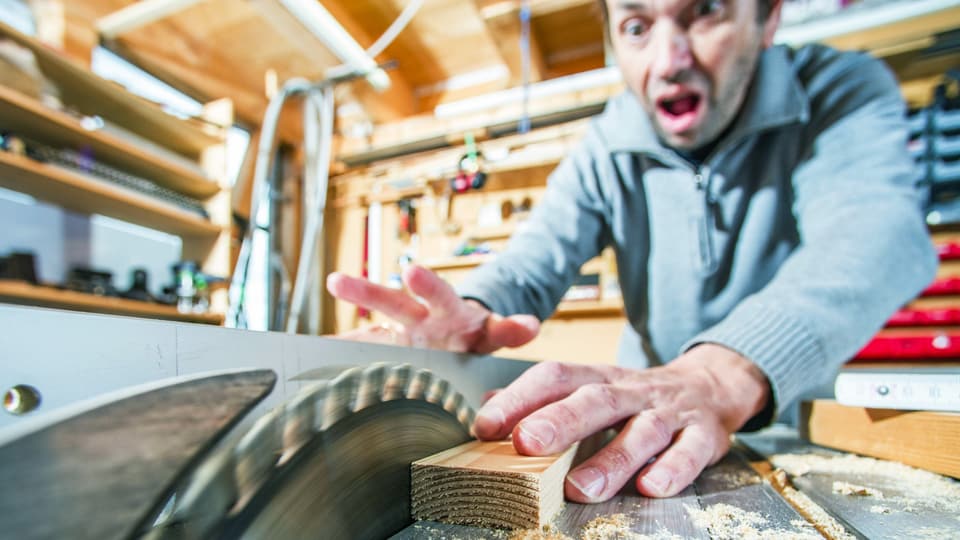 Manner Im Heimwerkfieber Vati Zeigt Wo Der Hammer Hangt Kultur Srf