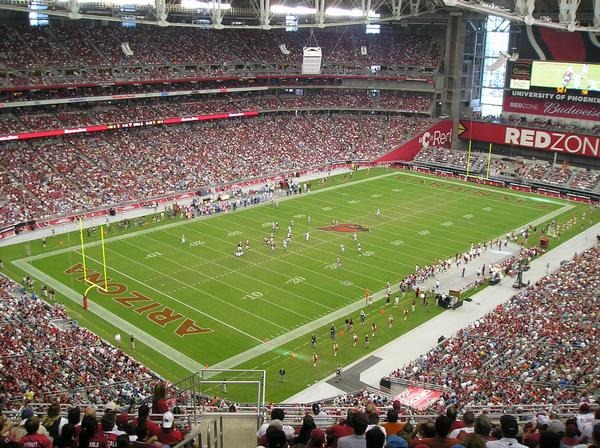 How can i meet my favorite football team? University of Phoenix Stadium, Arizona Cardinals football
