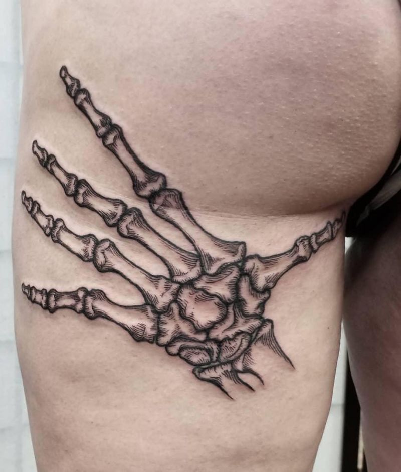 30 Pretty Skeleton Hand Tattoos Make You Attractive | Style Vp | Page 7 941_x_800_jpg