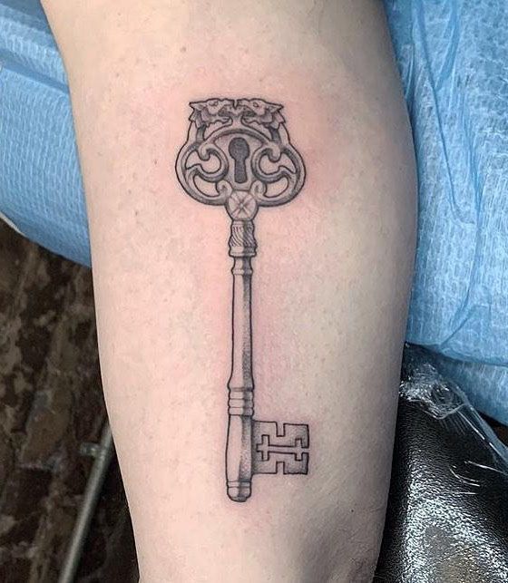 30 Pretty Skeleton Key Tattoos You Can Copy | Style Vp | Page 24 643_x_560_jpg