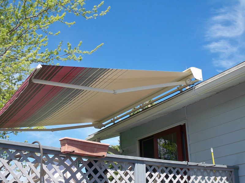 Instructions include preparing the rough opening, sealing, shimming, fastening, flashing and water management. SunSetter Patio Awning Roof Brackets - Roof Brackets