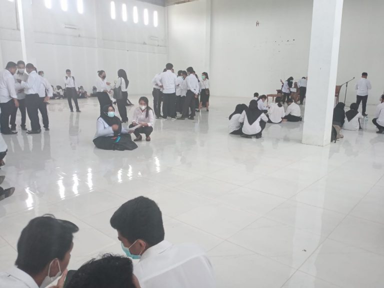 Ini dinilai menyusahkan karena peserta harus . 102 CPNS Morotai Angkatan 2019 Terima SK 80 Persen