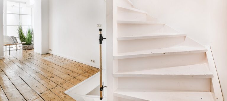 Comment poser un tapis dans l’escalier? - Tapis André Viau