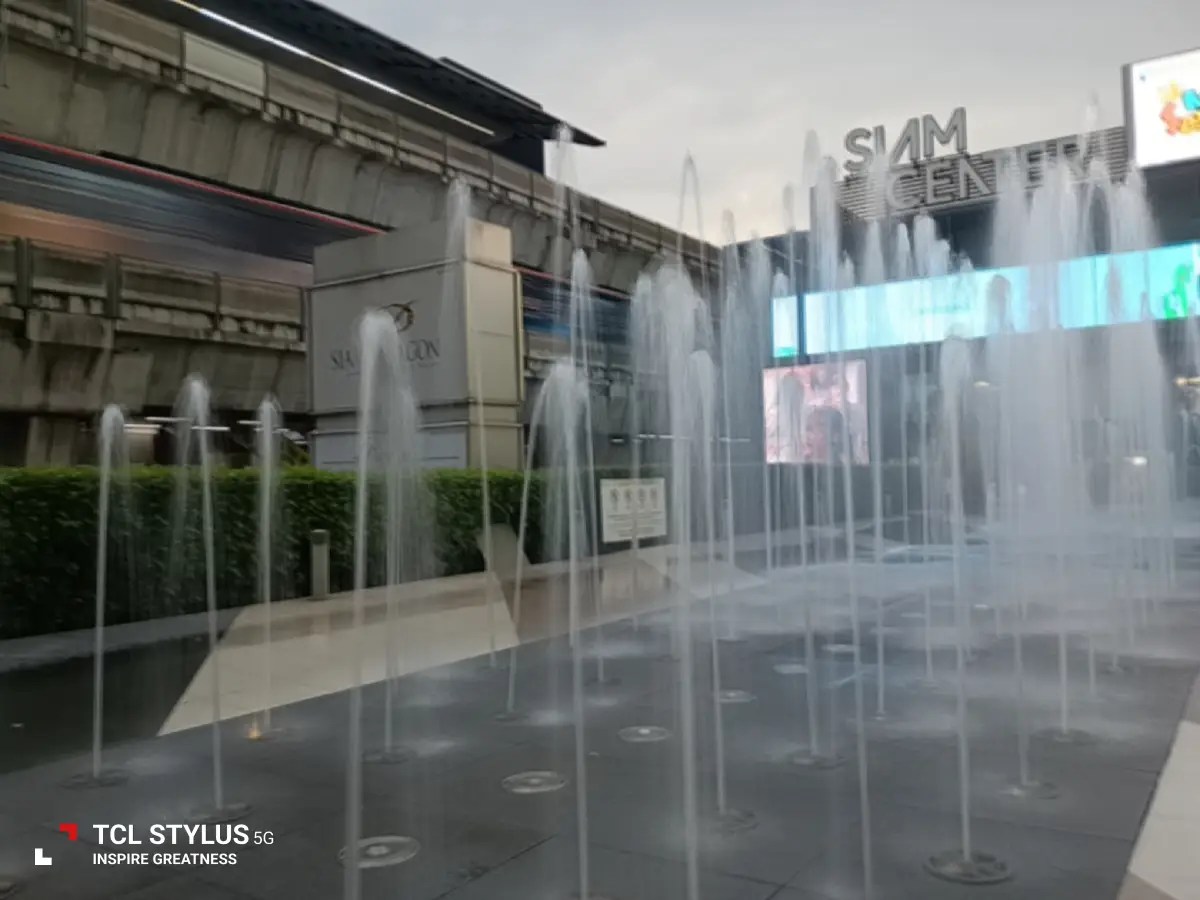 ถ่ายภาพด้วยโหมด Light Trace