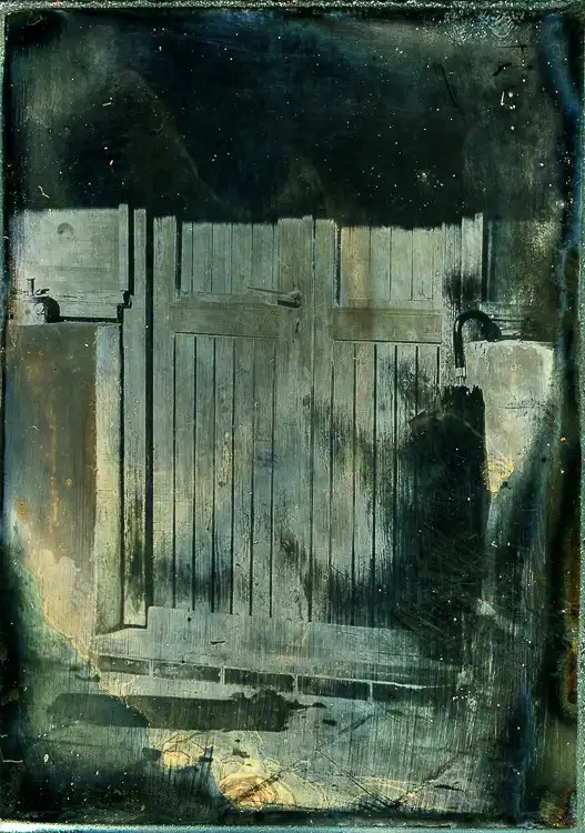imagem de portão impressa com processo alternativo fotográfico histórico Daguerreótipo Becquerel