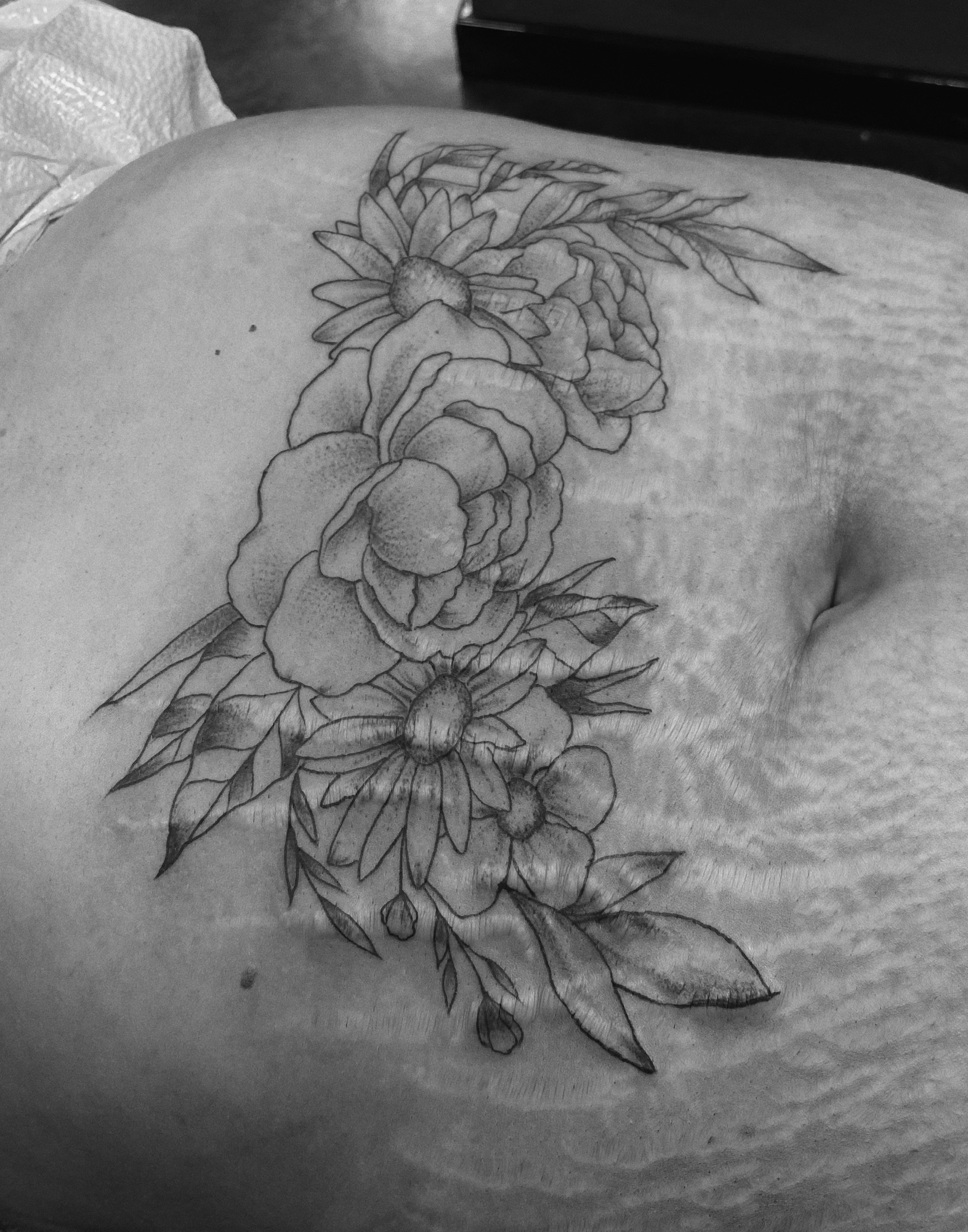 Stretch Marks And Tattoos – Things&Ink 2001_x_1572_jpg