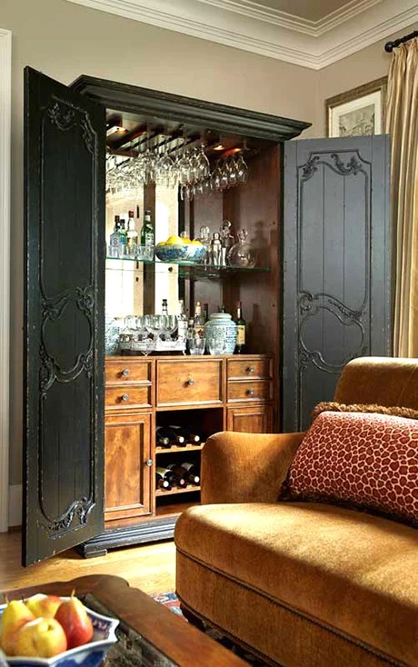 Often, owners of antiques are unsure how they can turn antique pieces into profit. 25 Creative Built-In Bars and Bar Carts