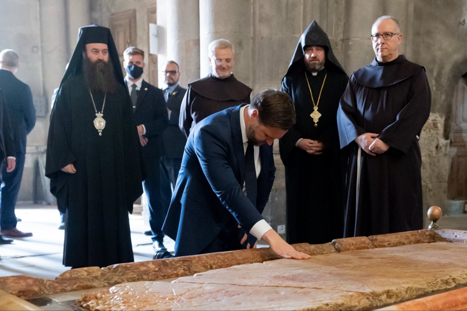 Vice President Vance Visits Church of Holy Sepulchre in Jerusalem Accompanied by Armenian, Greek, and Latin Patriarchates – Prays Where Christ’s Body Was Annointed | The Gateway Pundit