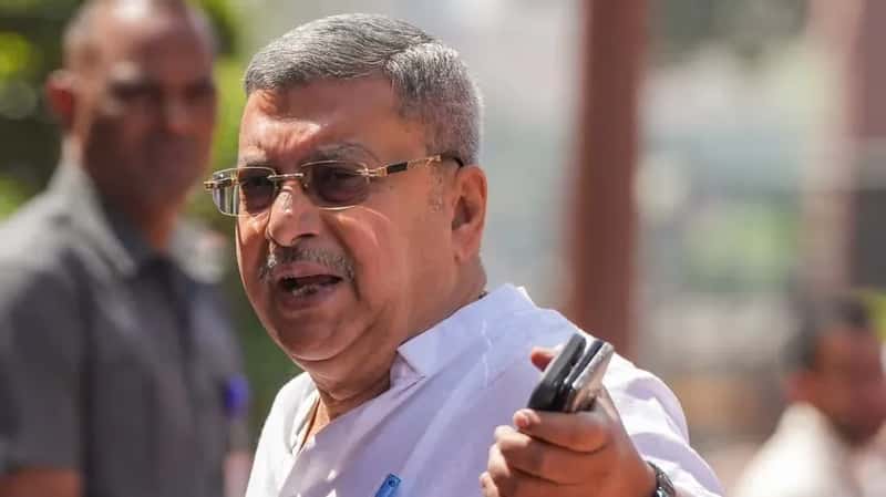 কালীঘাটে সিআইডি হানা, শুভেন্দুর বিরুদ্ধে ফুঁসে উঠলেন কল্যাণ! – এবেলা
