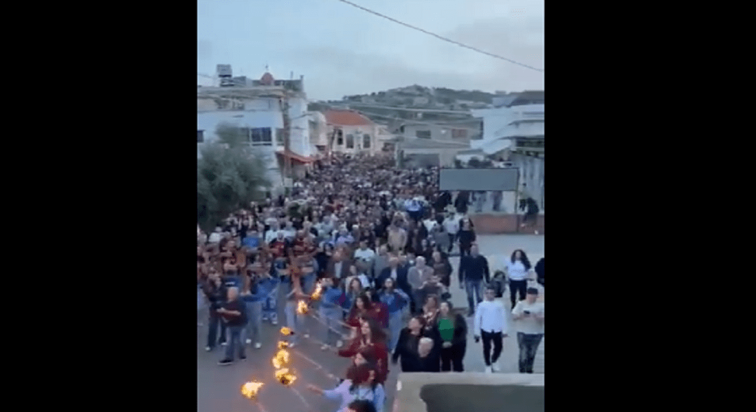رغم الحرب.. أهالي رميش يحيون رتبة سجدة الصليب رغم الحرب.. أهالي رميش يحيون رتبة سجدة الصليب