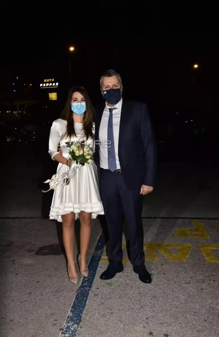 Η έλλη κοκκίνου κάνει τις βουτιές της στην ψαρρού. Giannhs Kallianos Xaris Damianoy Oi Prwtes Fwtografies Apo Ton Gamo Toys