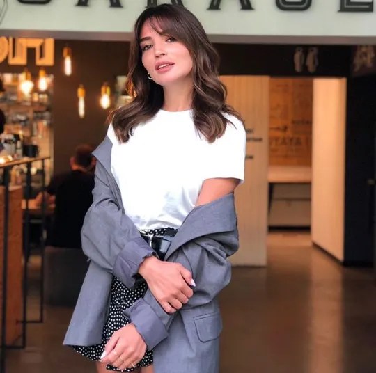 Zehra Yılmaz Kimdir? Nereli ve Kaç Yaşında? Boyu? Sevgilisi? Oynadığı  Diziler? | Tozlu Mikrofon