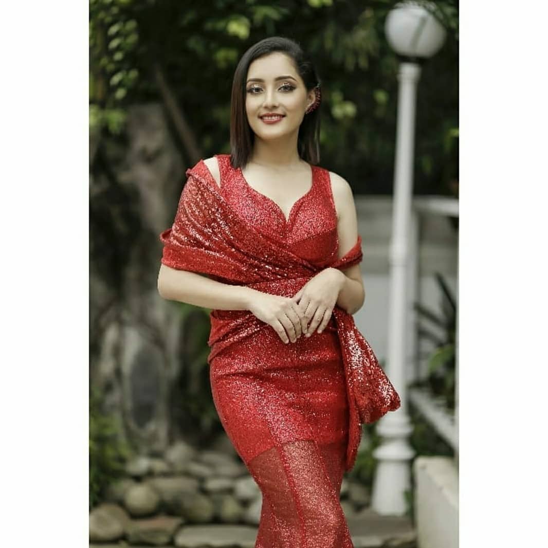 The approx height of beyonce is around 5.6 feet. Trishala Gurung | Biography, Education, Age, Family, Music